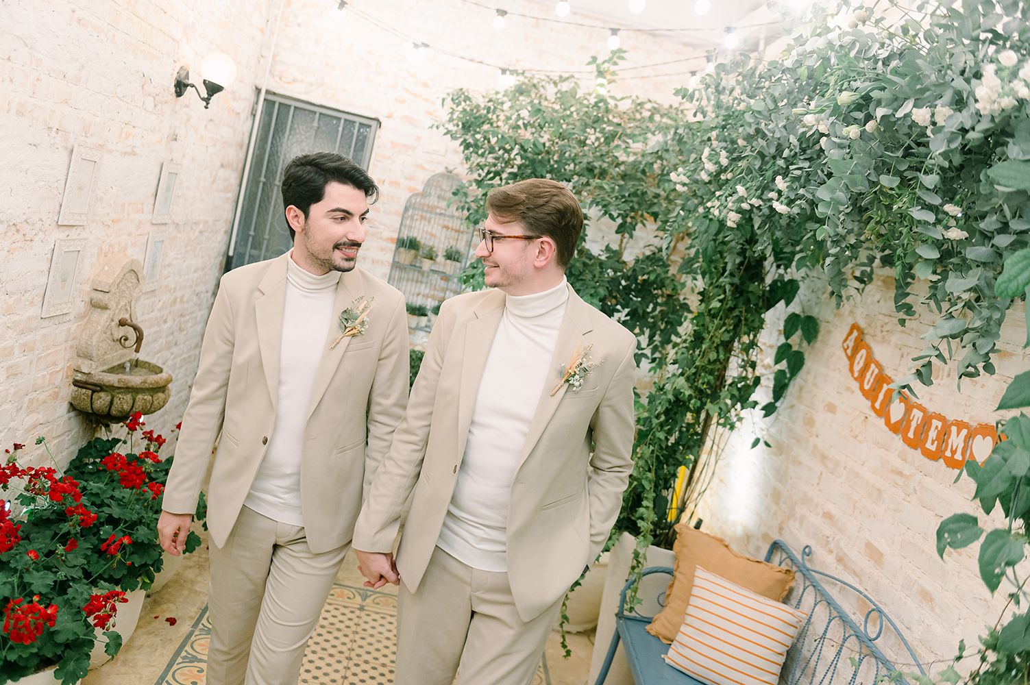 Alex e Caio | Home wedding: casamento civil na Casinha Quintal