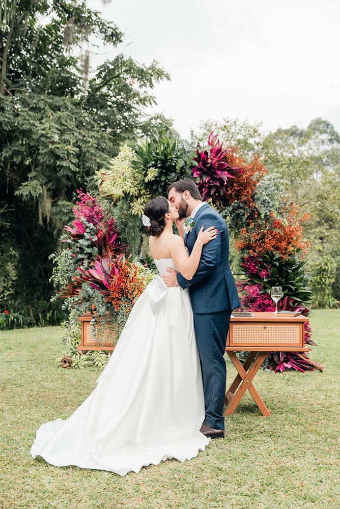 Patricia e Marco | Casamento vibrante na fazenda, por EH Assessoria