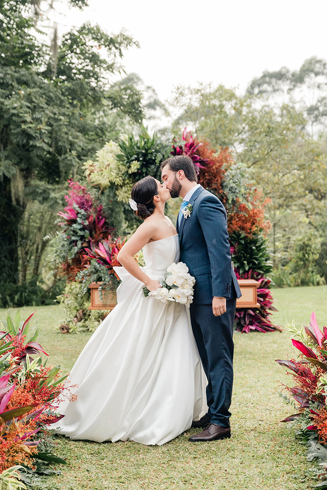 Patricia e Marco | Casamento vibrante na fazenda, por EH Assessoria