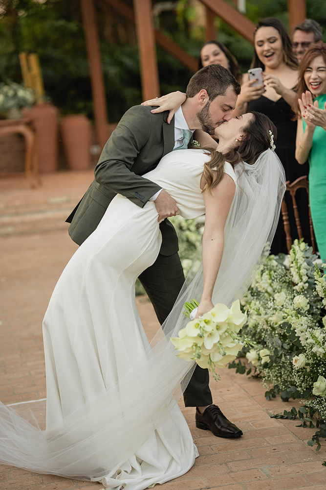 Priscila e Lucas | Casamento leve com cerimônia ao ar livre