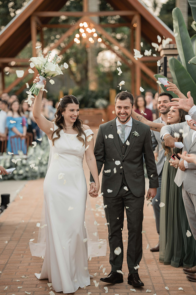 Priscila e Lucas | Casamento leve com cerimônia ao ar livre