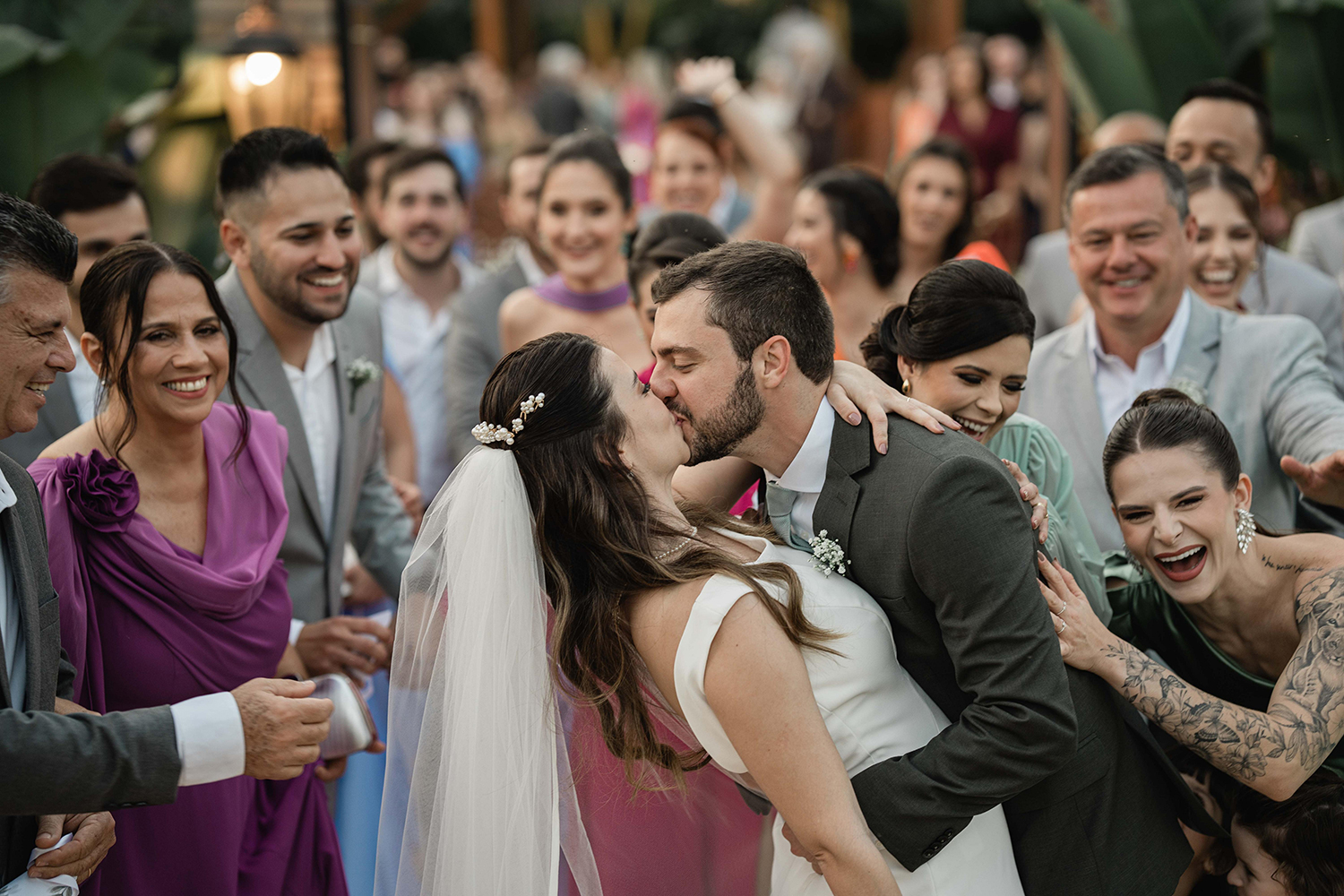 Priscila e Lucas | Casamento leve com cerimônia ao ar livre