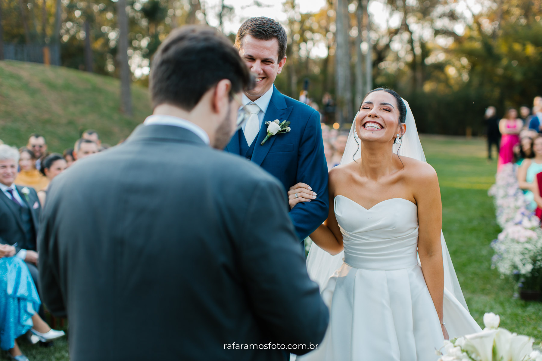 Isabela e José | Casamento leve e romântico, por Rafa Ramos