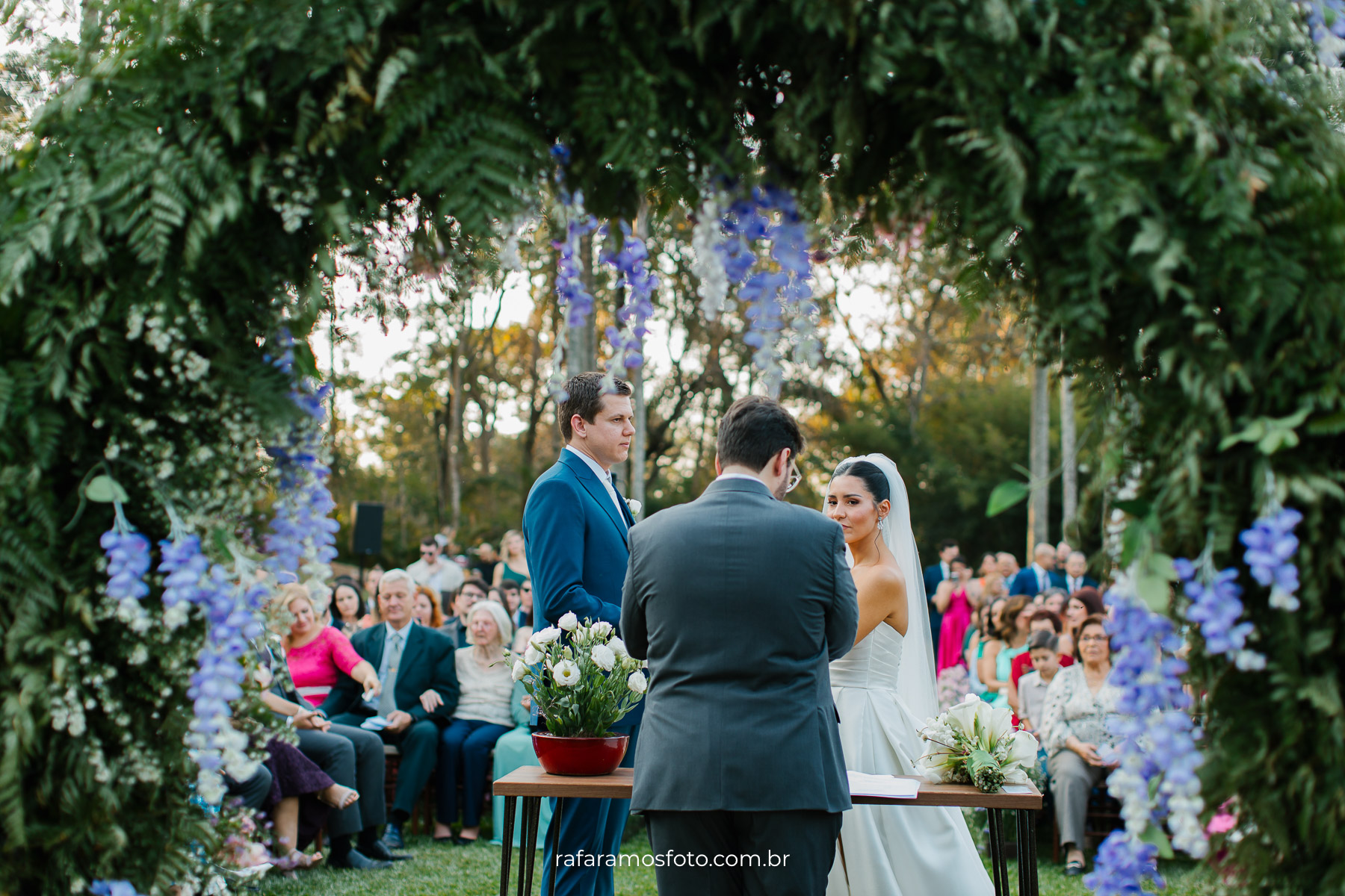 Isabela e José | Casamento leve e romântico, por Rafa Ramos